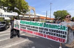 “Prefeito Davi Almeida vai aprender a temer e respeitar os professores”, diz Helma Sampaio