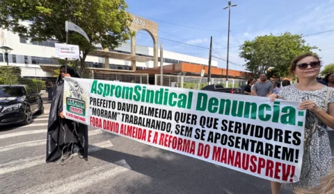 “Prefeito Davi Almeida vai aprender a temer e respeitar os professores”, diz Helma Sampaio