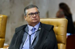 Dino suspende repasses de ‘emendas PIX’ em nove cidades; Roraima e Acre estão na lista