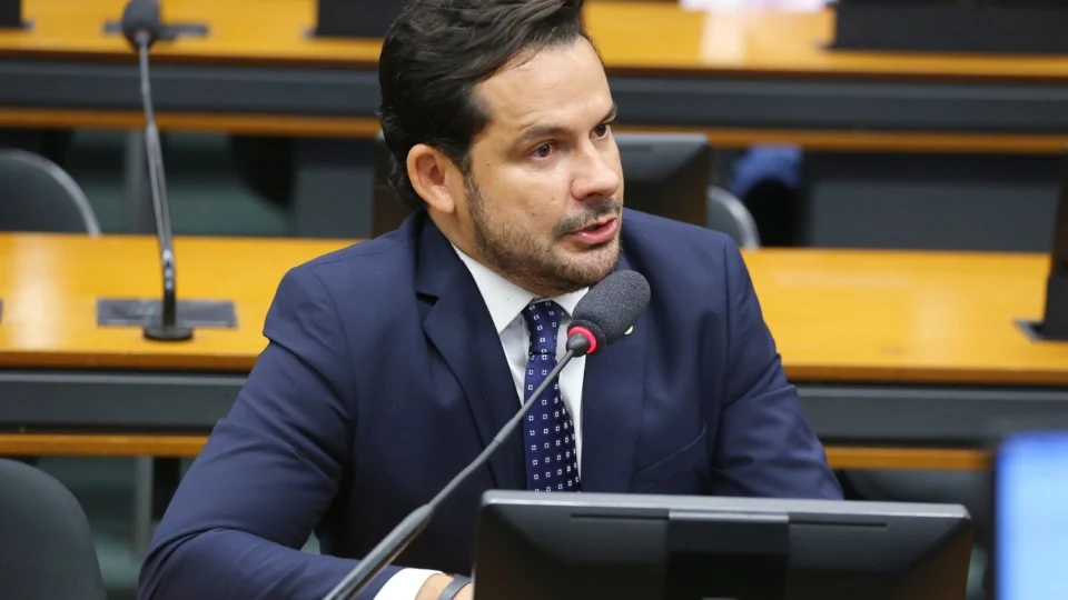 “Governo Lula trata o amazonida como criminoso”, critica Capitão Alberto Neto após ação da PF