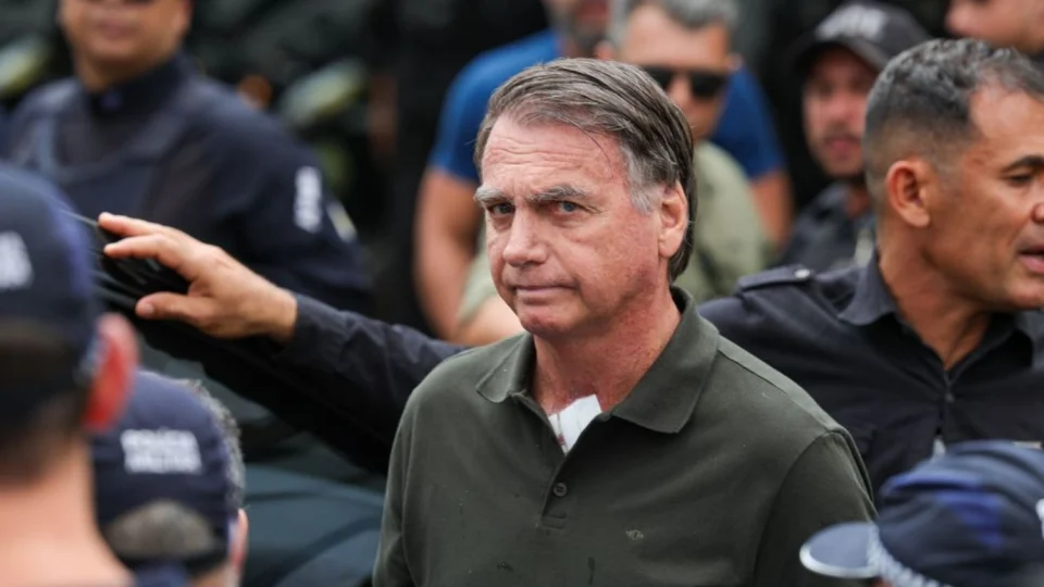 Bolsonaro é diagnosticado com câncer de pele, diz médico