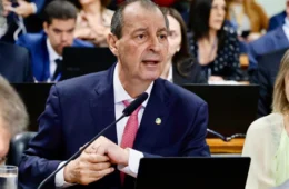 Omar Aziz critica PEC da Blindagem e diz que Senado deve rejeitar proposta