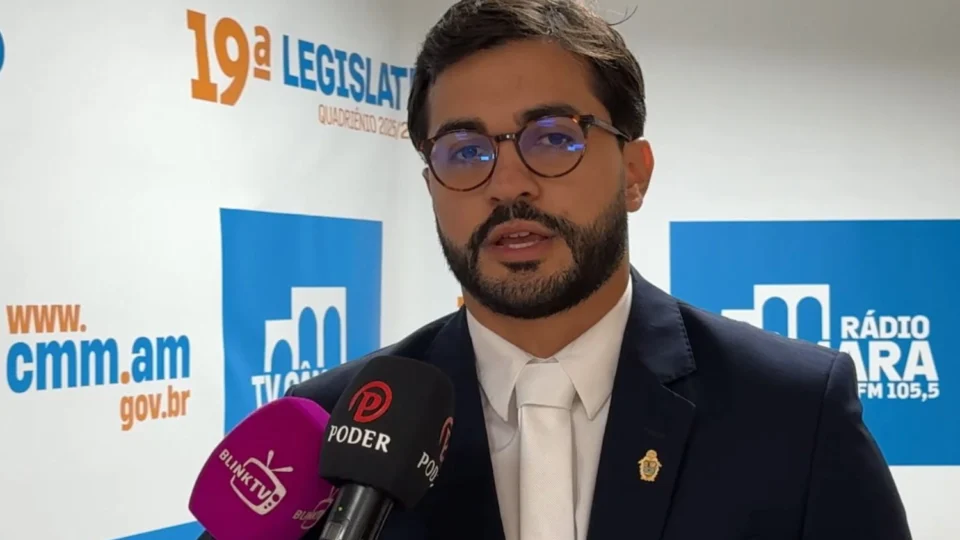 Janjão cobra indenização imediata para famílias em área de risco em Manaus