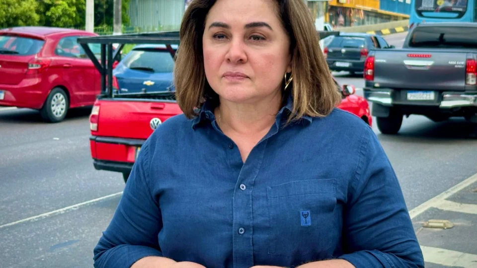 Maria do Carmo vai às ruas e fala de soluções ao trânsito de Manaus; ‘reflexo da má gestão’
