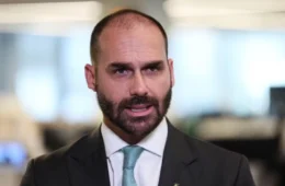 Eduardo Bolsonaro reafirma candidatura à Presidência em 2026 caso Bolsonaro permaneça inelegível