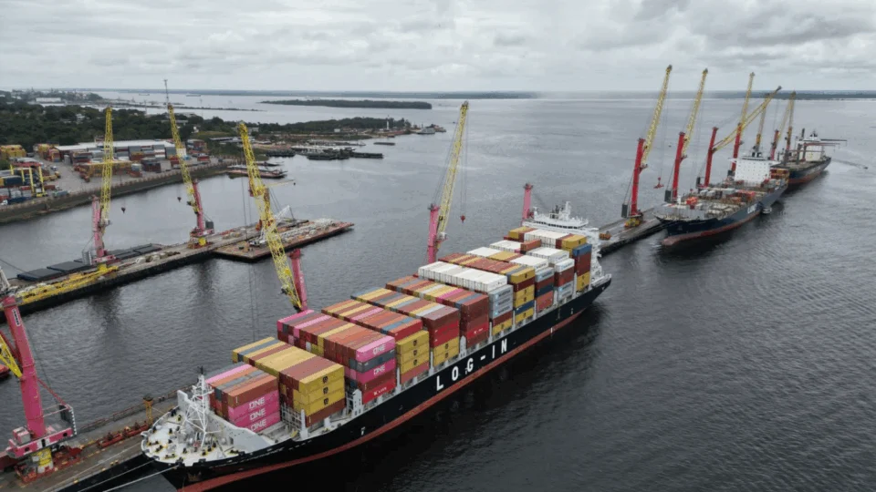 David Almeida insiste em reforma da Previdência rejeitada por professores e ignora ameaça de greve