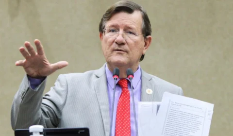 Vereador Zé Ricardo (PT) denuncia falta de transparência em empréstimos bilionários da Prefeitura