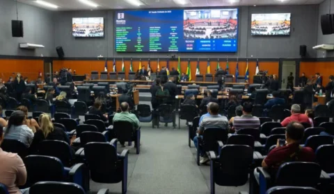 ALE-RR aprova reajuste de 5% para servidores e licença remunerada para secretários de Denarium