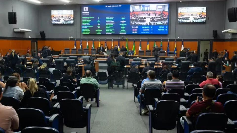 ALE-RR aprova reajuste de 5% para servidores e licença remunerada para secretários de Denarium