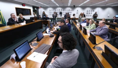 Câmara abre processos no Conselho de Ética contra deputados por quebra de decoro