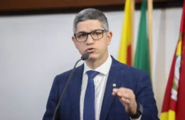 Deputado no Acre se manifesta após condenação por violação de direitos autorais em concurso público