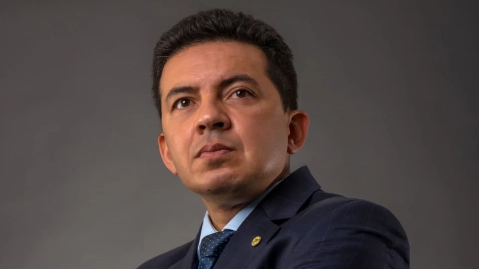 “Incompetência absoluta do STF”, diz delegado Péricles sobre julgamento da Corte