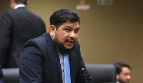 Mesmo afastado do cargo por 120 dias, Rosinaldo Bual terá salário de R$ 26 mil mantido