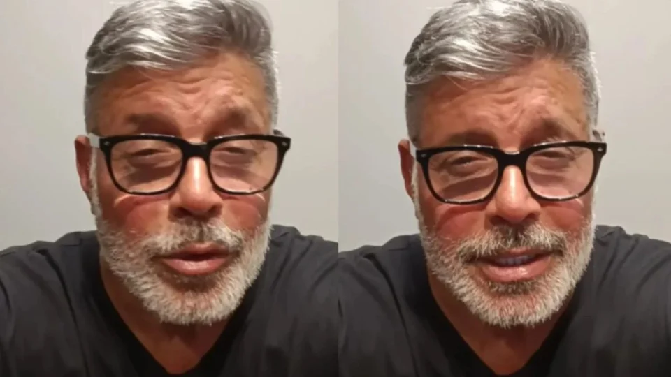 “Saio de cabeça erguida”, diz Alexandre Frota após ter mandato cassado pela Câmara de Cotia