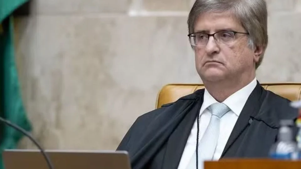PGR defende presença física de deputados e senadores em sessões do Congresso