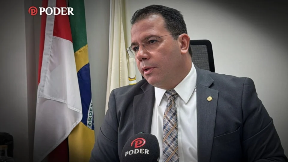 Wilker Barreto recomenda reprovação das contas de 2017 e David Almeida pode ficar inelegível