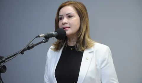 Deputada do Acre apoia fim da cobrança por bagagem de mão e critica preços das passagens aéreas