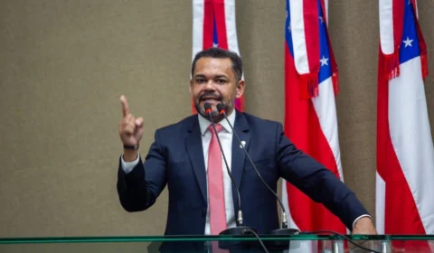 Rozenha critica lentidão nas obras da BR-319 e chama entregas de “migalhas”