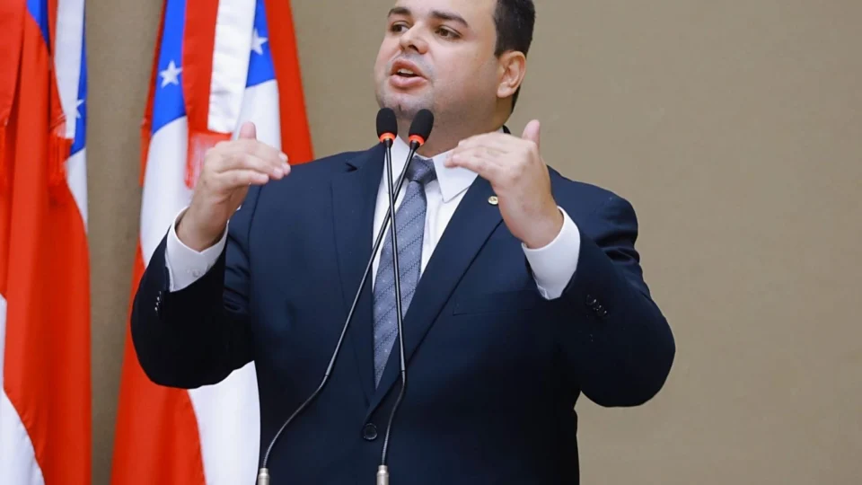 Roberto Cidade reforça importância do concurso da Aleam e alerta para prazo de inscrições