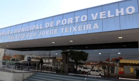 Assessor parlamentar é preso por porte ilegal de arma em condomínio da zona sul de Porto Velho (RO)