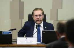 Plínio Valério critica decisão do STJ que mantém uso de explosivos em operações no rio Madeira