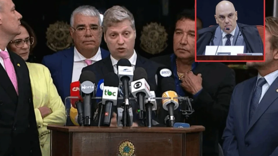 Bancada do Novo protocola pedido de impeachment contra Moraes com apoio de 90 deputados federais