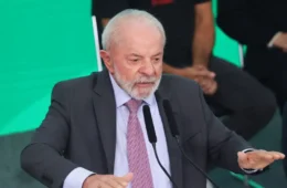 Presidente Lula afirma que planeja disputar as eleições de 2026