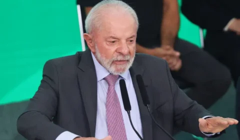 Presidente Lula afirma que planeja disputar as eleições de 2026