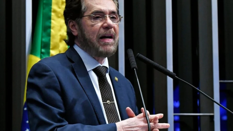 Plínio Valério defende mandato fixo para ministros do STF: “Poder extremo transforma em semideus”