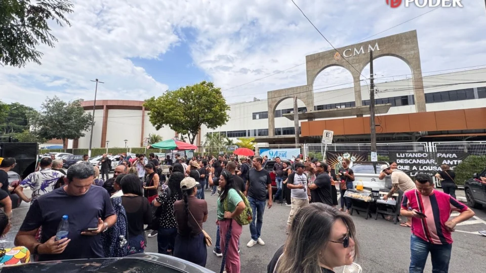 Professores voltam à CMM para acompanhar votação da Reforma Previdenciária