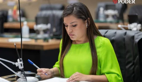 Joana Darc se manifesta e diz que sua saída da Secretaria de Proteção Animal será temporária