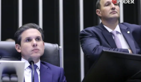 Câmara aprova texto-base do projeto antifacção e governo Lula sofre derrota