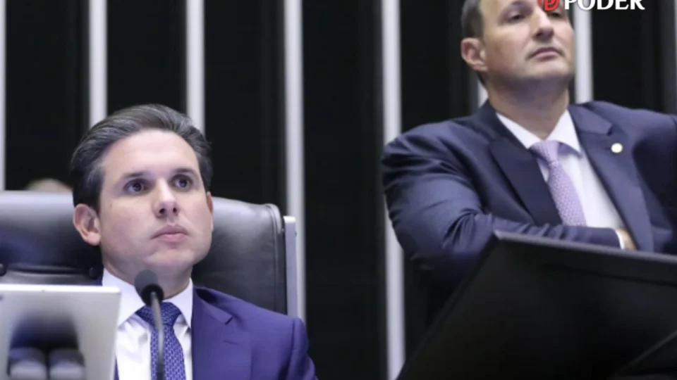 Câmara aprova texto-base do projeto antifacção e governo Lula sofre derrota