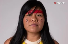 Ativista indígena Ysani faz denúncias contra ministra Sônia Guajajara durante palestra na COP30