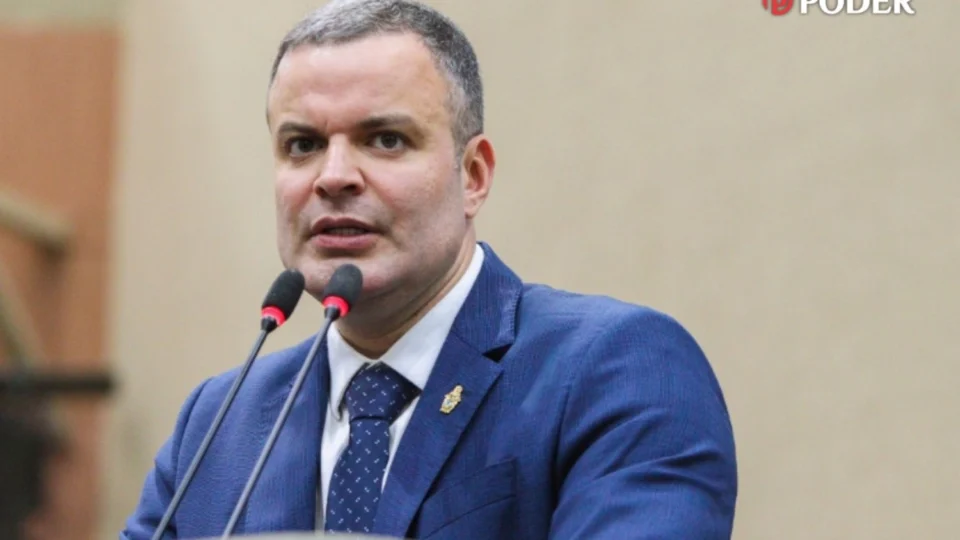 Rodrigo Sá defende projeto de motofaixas e critica desinformação sobre mobilidade urbana em Manaus