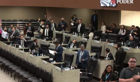 Com apenas oito votos contrários, CMM aprova contas de 2021 do prefeito David Almeida