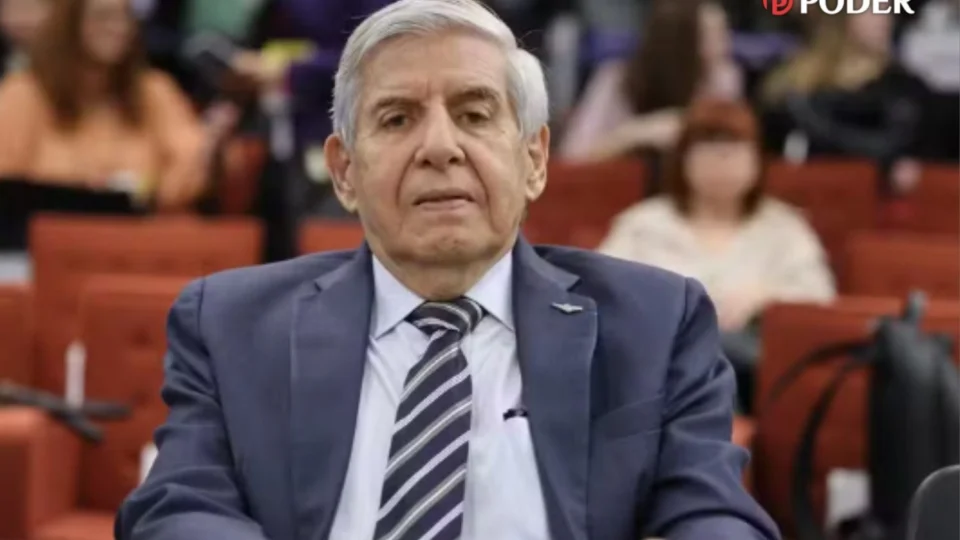 PGR se manifesta a favor de prisão domiciliar para Augusto Heleno