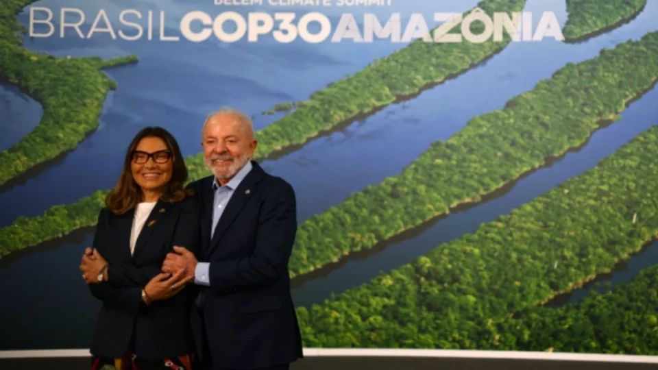 Janja faz ironia sobre preço da comida na COP30 e pergunta a jornalistas: “Já compraram coxinha?”