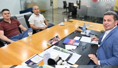 Após abertura de sete investigações, David Almeida se reúne com vice-governador Tadeu de Souza