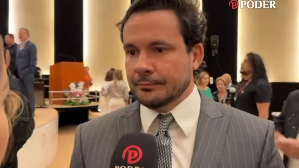 A pedido de Bolsonaro, Capitão Alberto Neto confirma pré-candidatura ao Senado