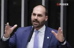 STF forma maioria para tornar Eduardo Bolsonaro réu por suposta coação contra a Corte