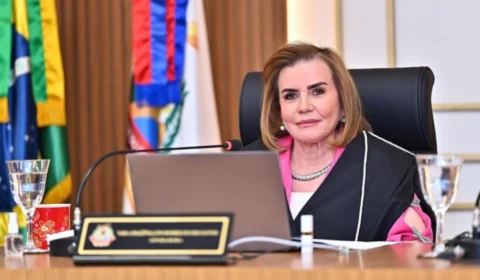 De taquígrafa a presidente: os 50 anos de dedicação da conselheira Yara Lins ao TCE-AM