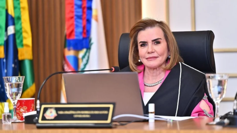 De taquígrafa a presidente: os 50 anos de dedicação da conselheira Yara Lins ao TCE-AM