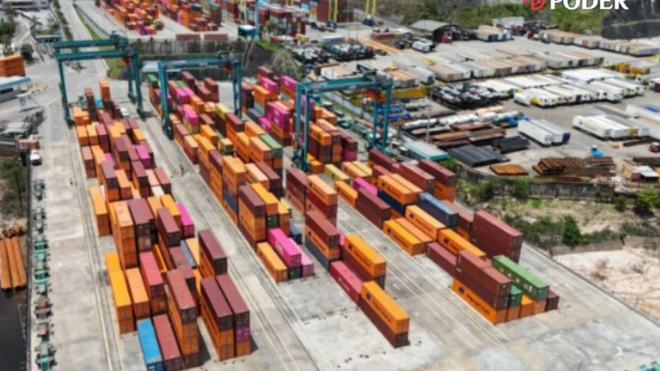 Amazonas movimenta US$ 1,2 bilhão na corrente de comércio em novembro de 2025  