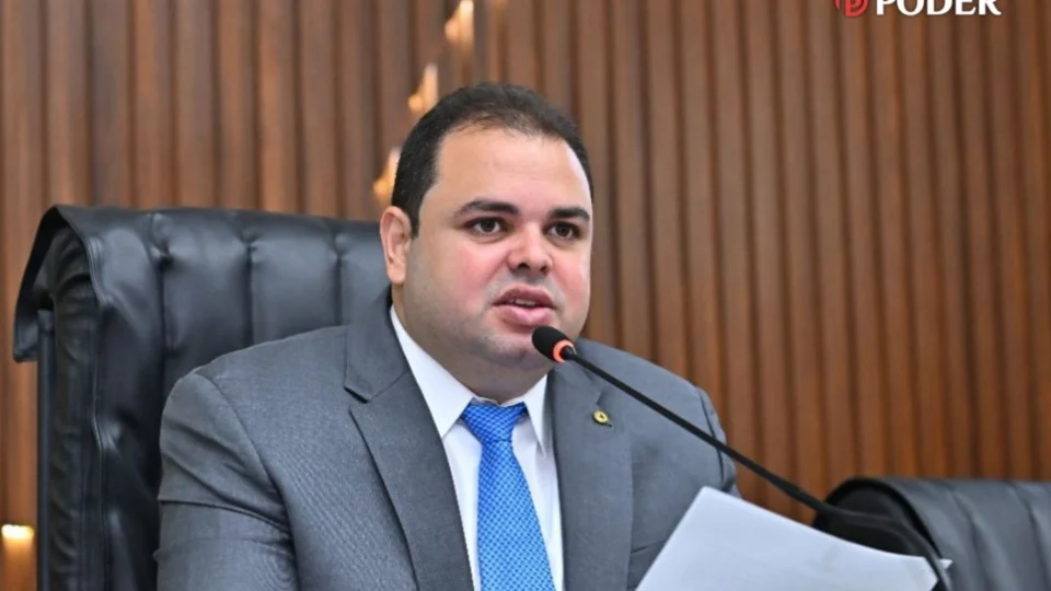 “Deputados estão mais preocupados com o jogo do Flamengo do que em votar”, diz Roberto Cidade