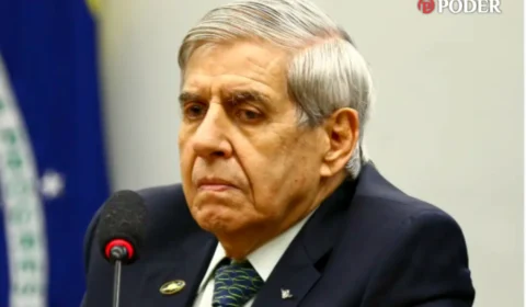 Perícia da PF deve indicar prisão domiciliar para o general Augusto Heleno