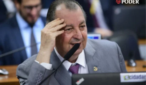 “A soberba precede a queda”, diz Omar Aziz ao reagir a recuo de David Almeida e reafirmar candidatura ao Governo do AM