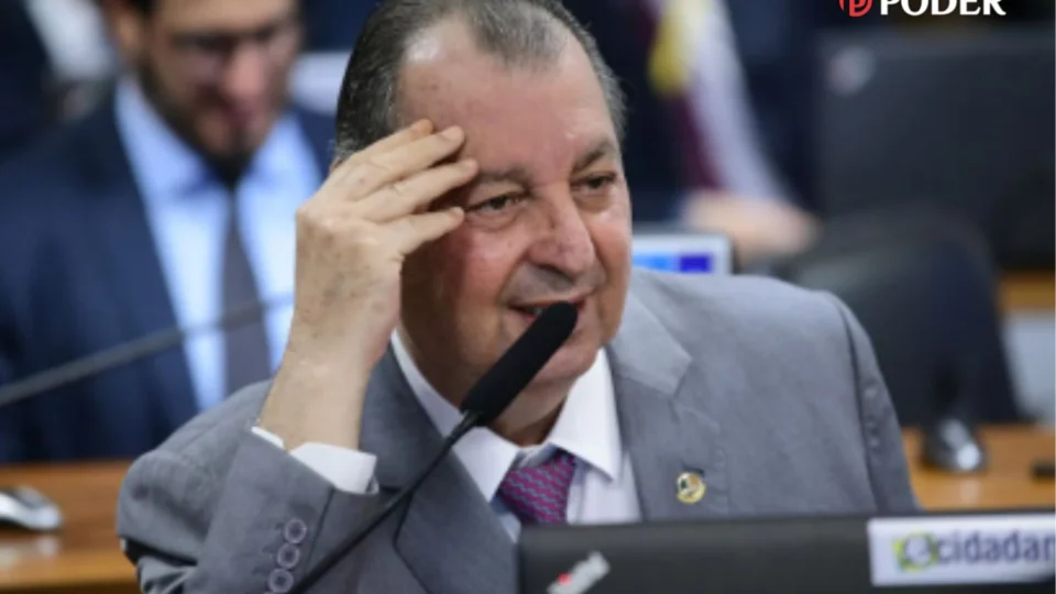 “A soberba precede a queda”, diz Omar Aziz ao reagir a recuo de David Almeida e reafirmar candidatura ao Governo do AM