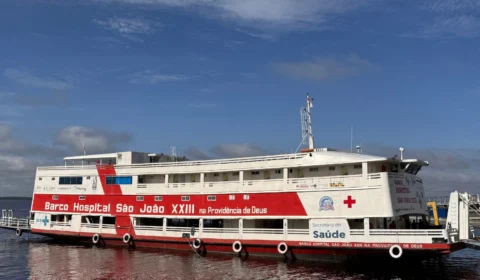 Governo do Amazonas retoma operações do Barco Hospital São João XXIII e reforça presença do SUS no interior