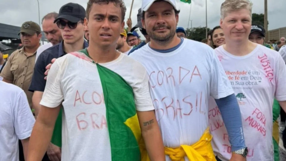 Capitão Alberto Neto une-se a Nikolas Ferreira em caminhada histórica “Acorda Brasil”